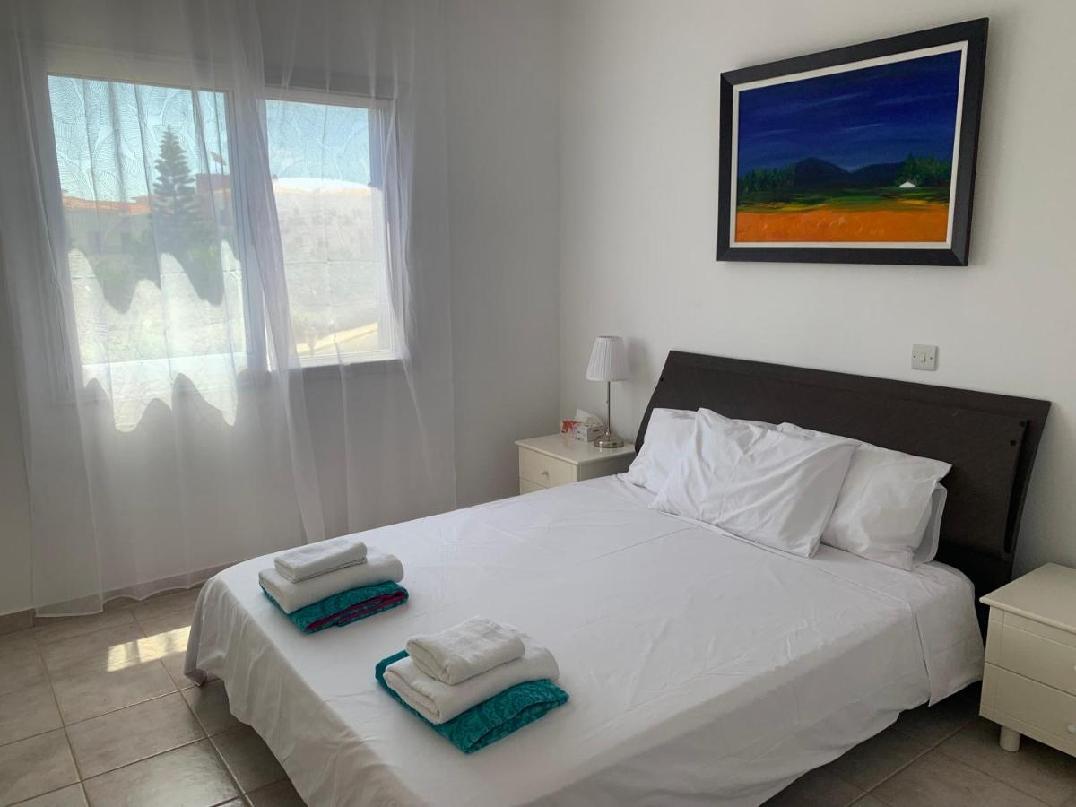 Kings Palace - Stylish, Modern 2 Bed With Sea Views Paphos Bagian luar foto