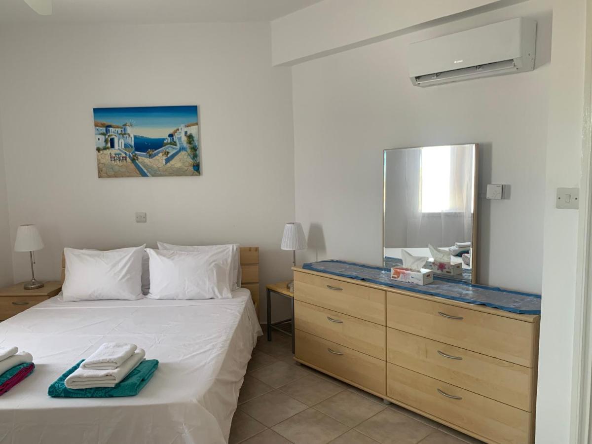 Kings Palace - Stylish, Modern 2 Bed With Sea Views Paphos Bagian luar foto