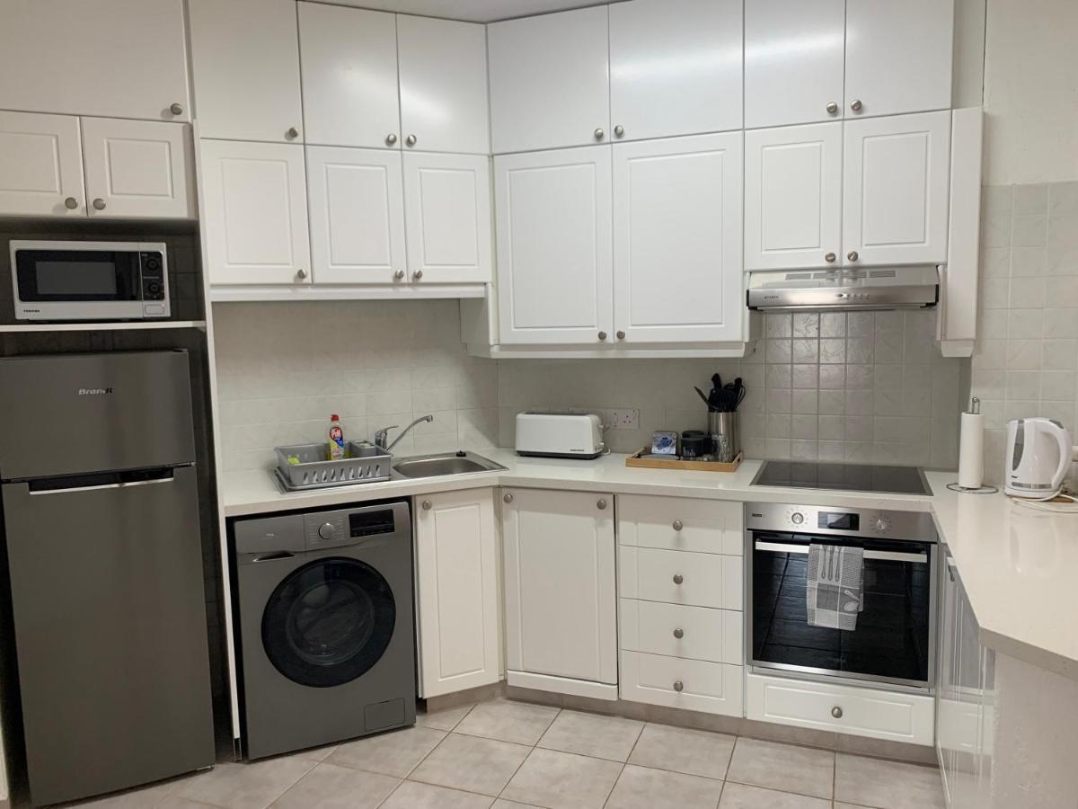 Kings Palace - Stylish, Modern 2 Bed With Sea Views Paphos Bagian luar foto