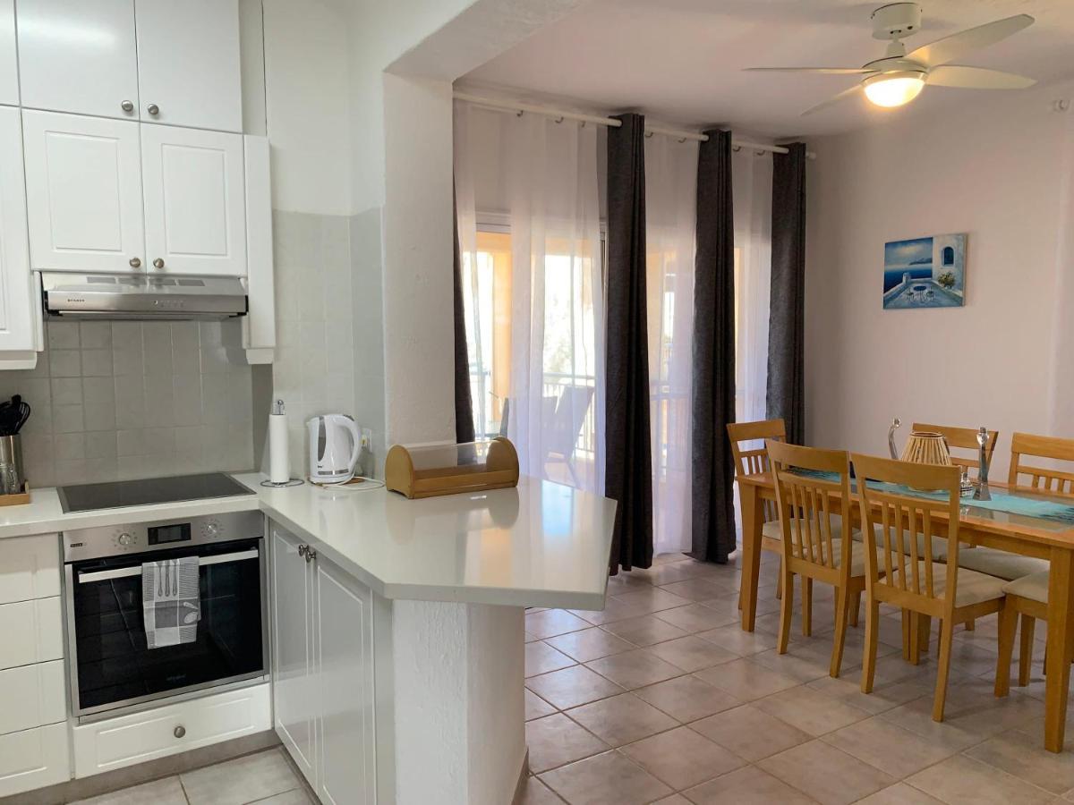Kings Palace - Stylish, Modern 2 Bed With Sea Views Paphos Bagian luar foto