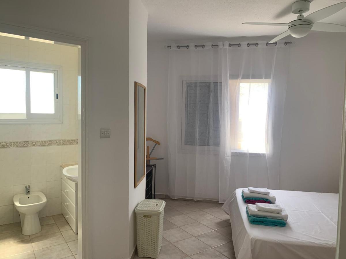 Kings Palace - Stylish, Modern 2 Bed With Sea Views Paphos Bagian luar foto