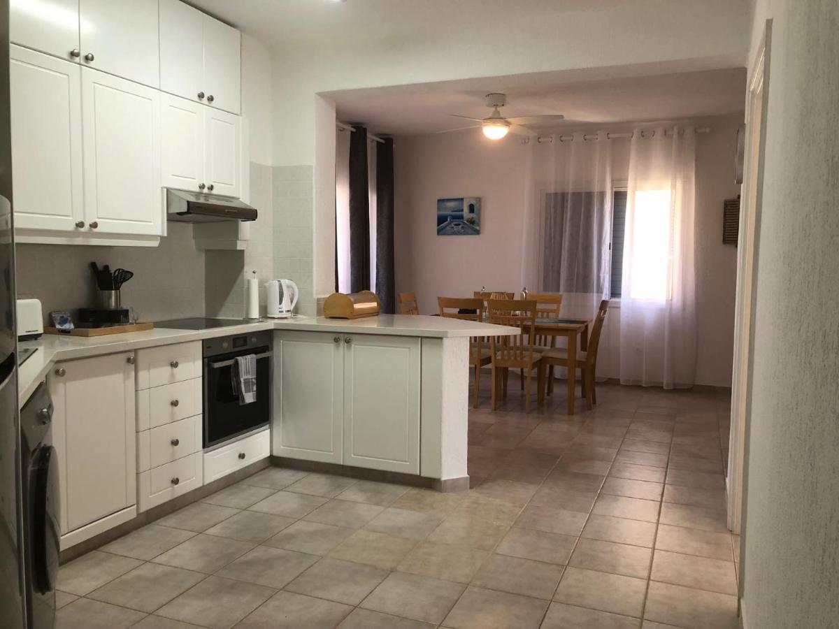Kings Palace - Stylish, Modern 2 Bed With Sea Views Paphos Bagian luar foto