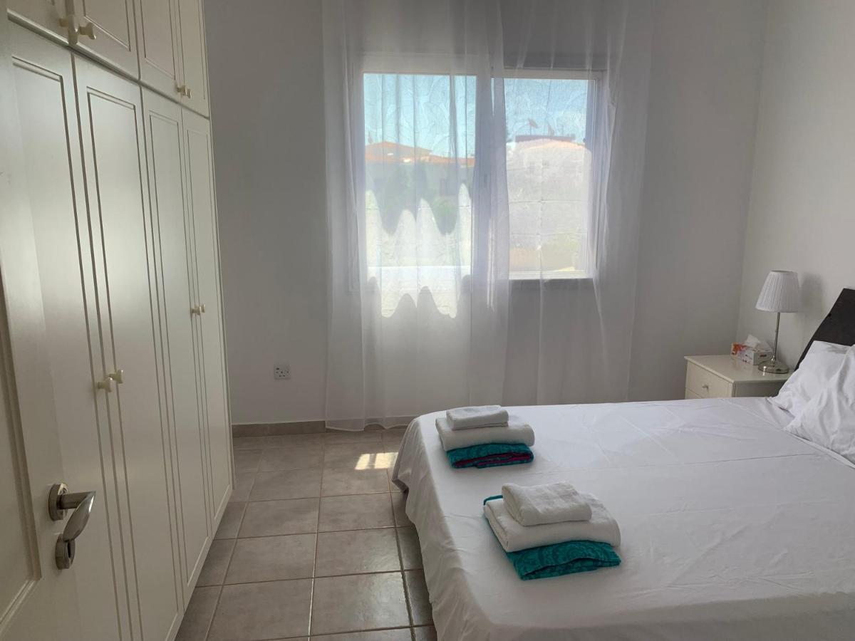 Kings Palace - Stylish, Modern 2 Bed With Sea Views Paphos Bagian luar foto